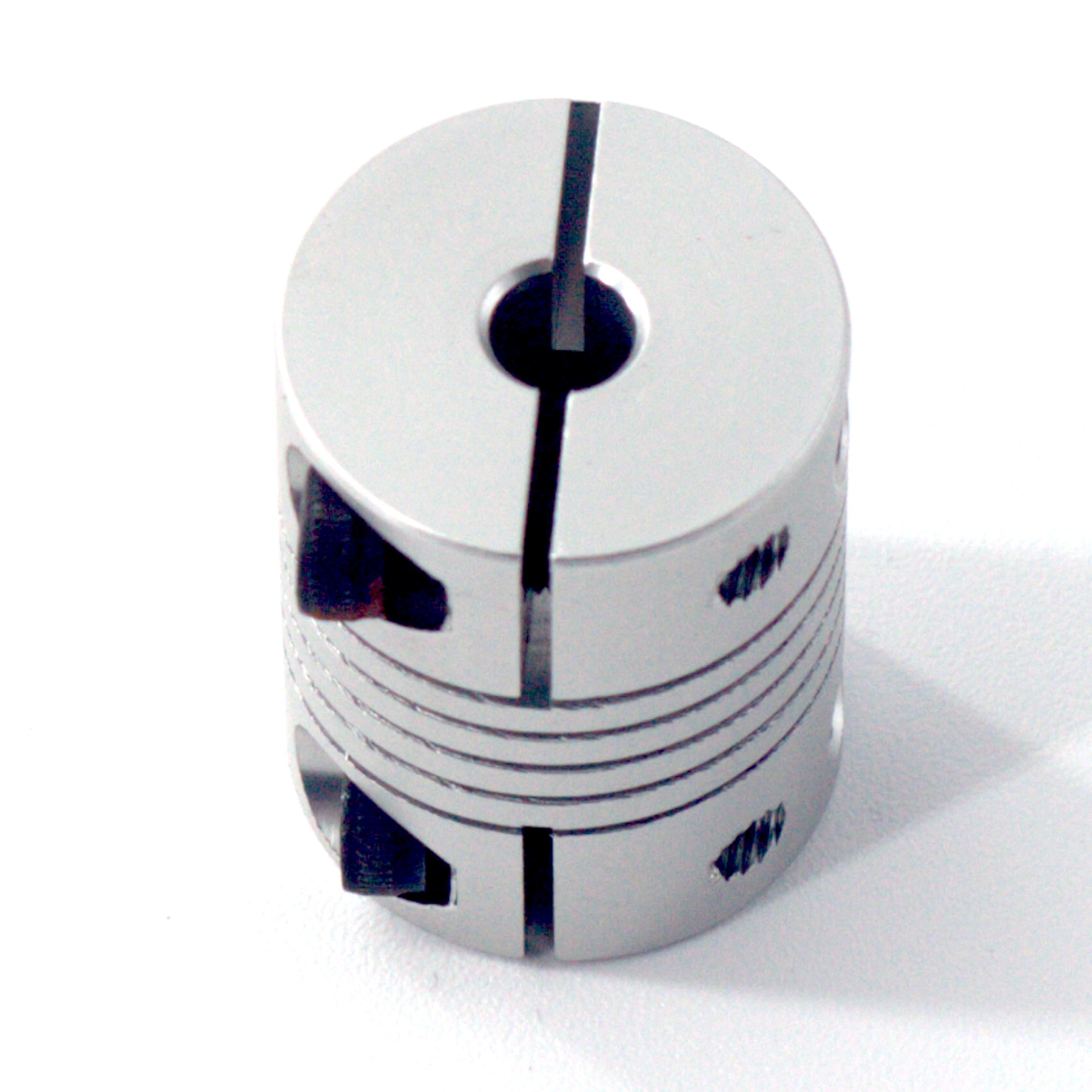 Joustava akselinyhdistäjä 5x8mm - kuva 2